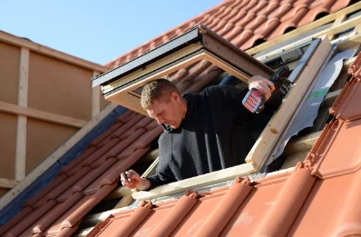 Pose de fenêtres de toit Velux à Yquebeuf